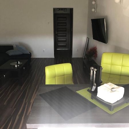 Open Space Mini Craiovei Piteşti Eksteriør bilde